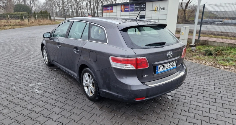 Toyota Avensis cena 34500 przebieg: 240000, rok produkcji 2011 z Skalbmierz małe 92